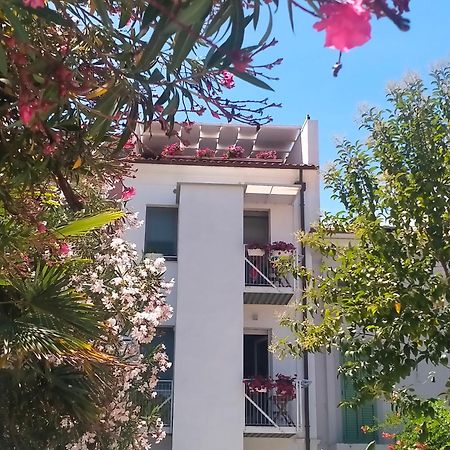 B&B Previsto Sole Чивитанова-Марке Экстерьер фото